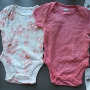 OLD NAVY baby girl printed short sleeve bodysuits
